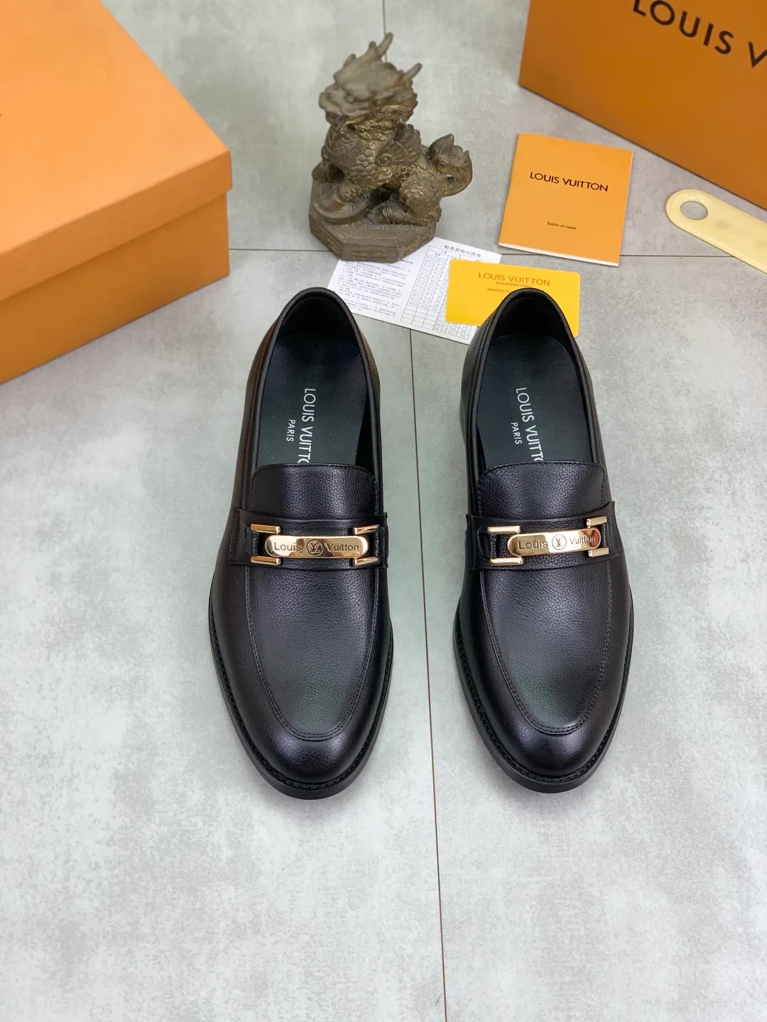 Men's Men's Shoes 💰P420 [New Style] 💰Yangli💎💎💎[Louis Vuitton] LV high-end men's formal business leather shoes, original order 1:1! Original imported calfskin, original metal buckle, imported sheepskin lining for feet, original outsole, men's shoe size: 39-45 (38.46 customized) black optional